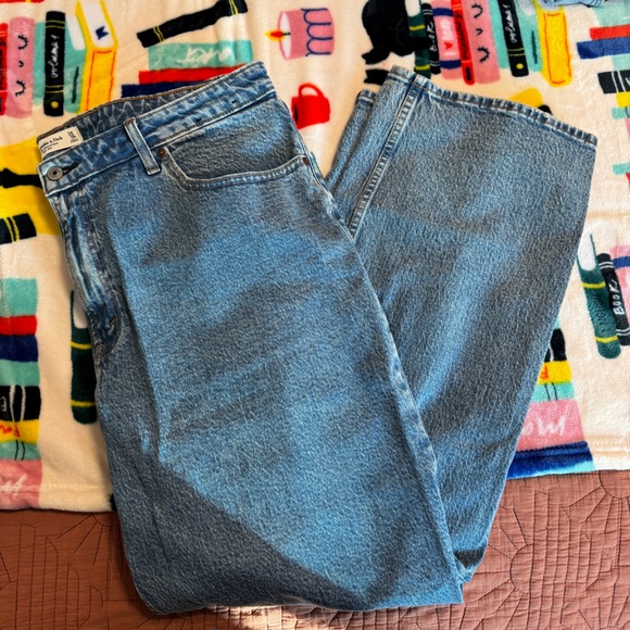 Abercrombie & Fitch The ‘90s Relaxed Jean High Rise Curve Love Medium Wash - Picture 8 of 9
